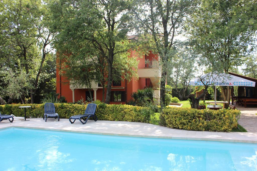 Aqua Family Apartments Каригадор Екстериор снимка