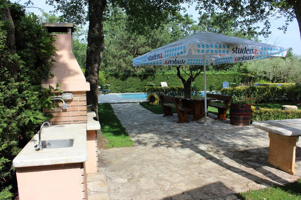 Aqua Family Apartments Каригадор Екстериор снимка