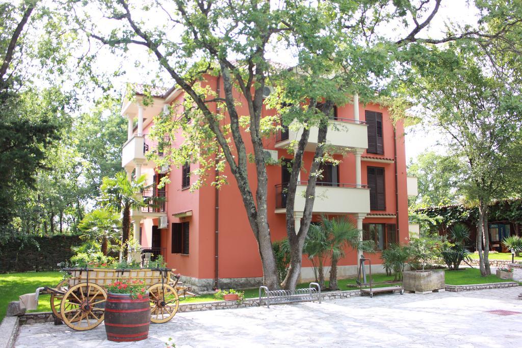 Aqua Family Apartments Каригадор Екстериор снимка